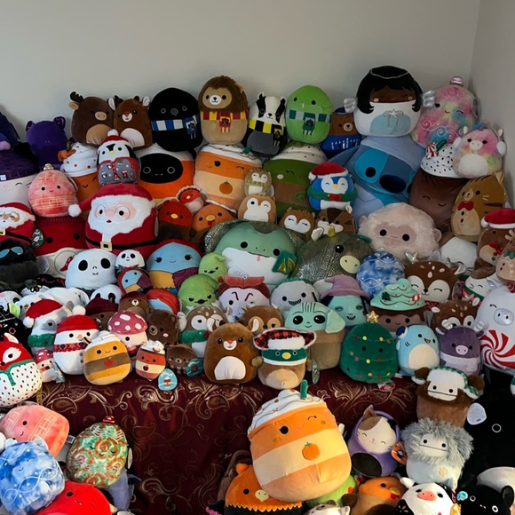 LIVE SHOW SOON! CHRISTMAS SQUISH ARE DISPLAYED! RAFFLE, GAME, SALE COMING SOON - Picture 4 of 10